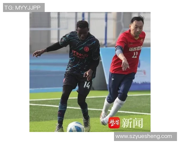 球星佩戴头部面具驰骋绿茵展现足球激情与拼搏精神 球星佩戴头部面具驰骋绿茵展现足球激情与拼搏精神